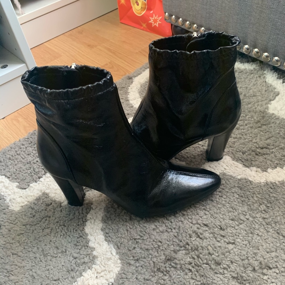 Zara Patent black booties